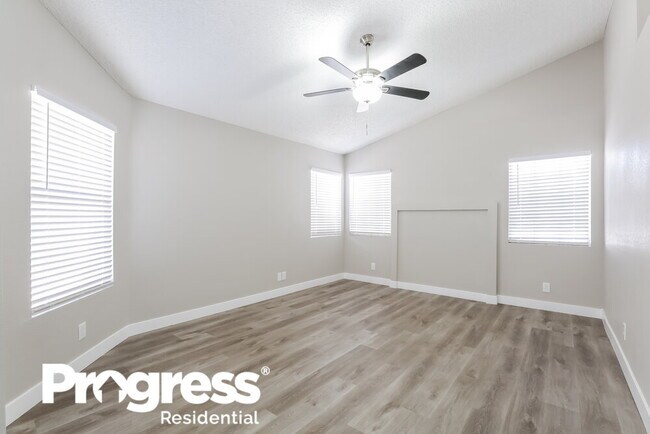 Building Photo - 5797 Goodsprings Ct