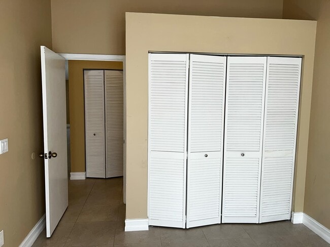 Building Photo - 8362 Dynasty Dr