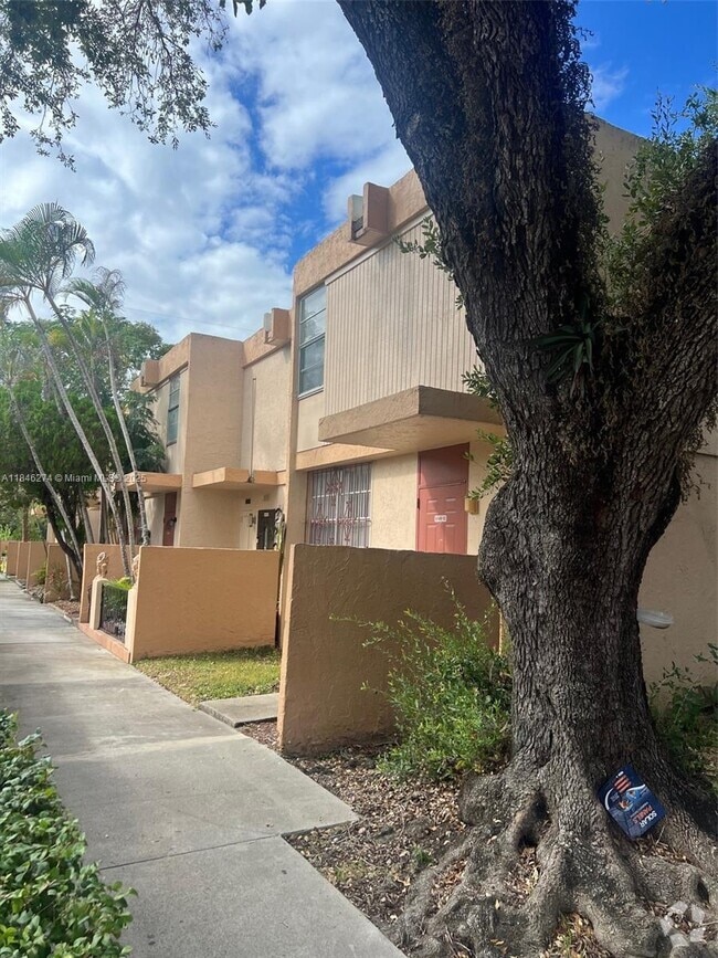 Building Photo - 6149 SW 69th St