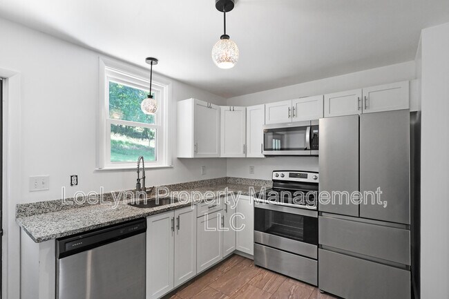 Building Photo - 505 B St