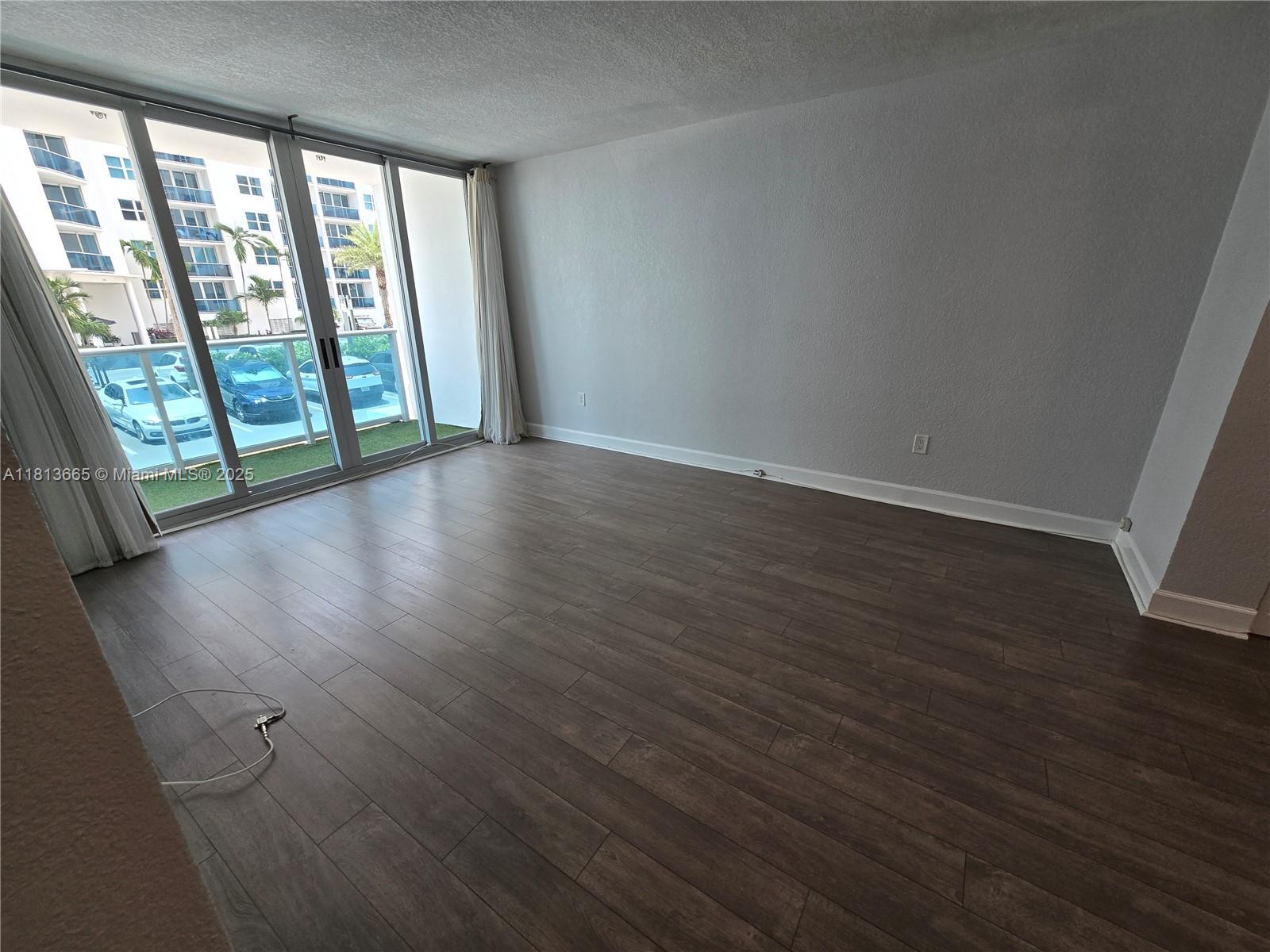 Building Photo - 7501 E Treasure Dr