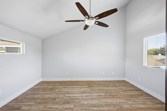 Building Photo - 1125 Walton Ln