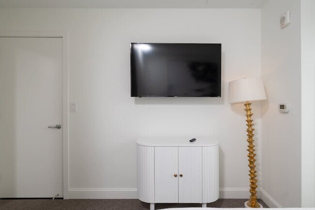 Building Photo - 99 Kneeland St