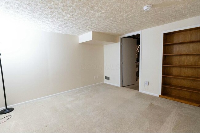 Building Photo - 1749 Messner Dr