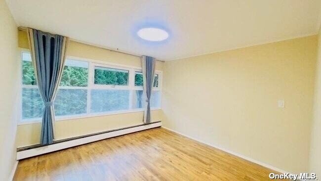 Building Photo - 85 Searingtown Rd