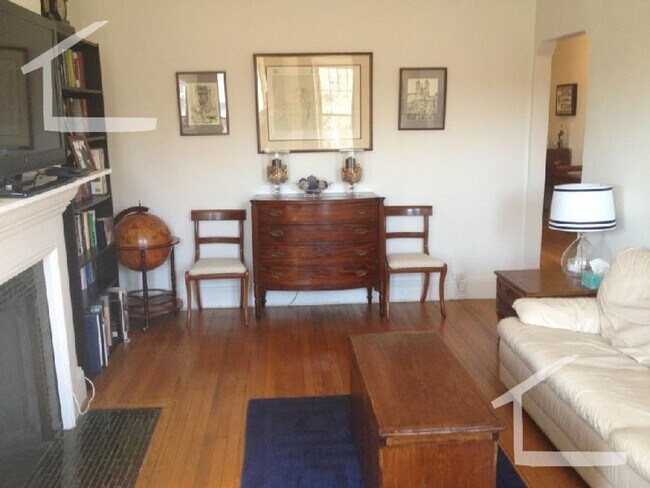 Primary Photo - No Brokers fee, Ho Security Deposit, heat,...