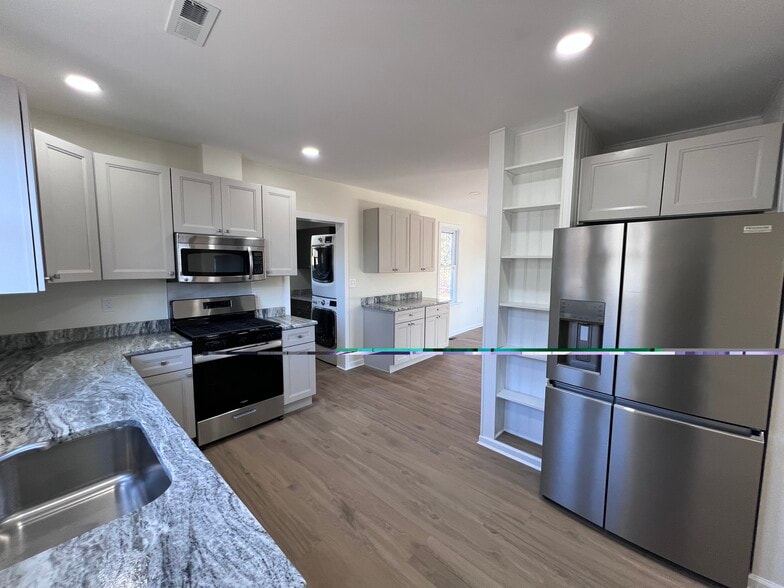 Building Photo - 707 Tuckahoe Rd