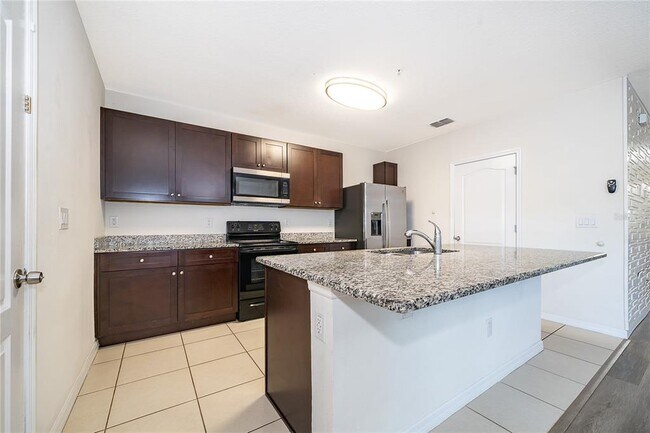 Building Photo - 4806 Riverwalk Dr