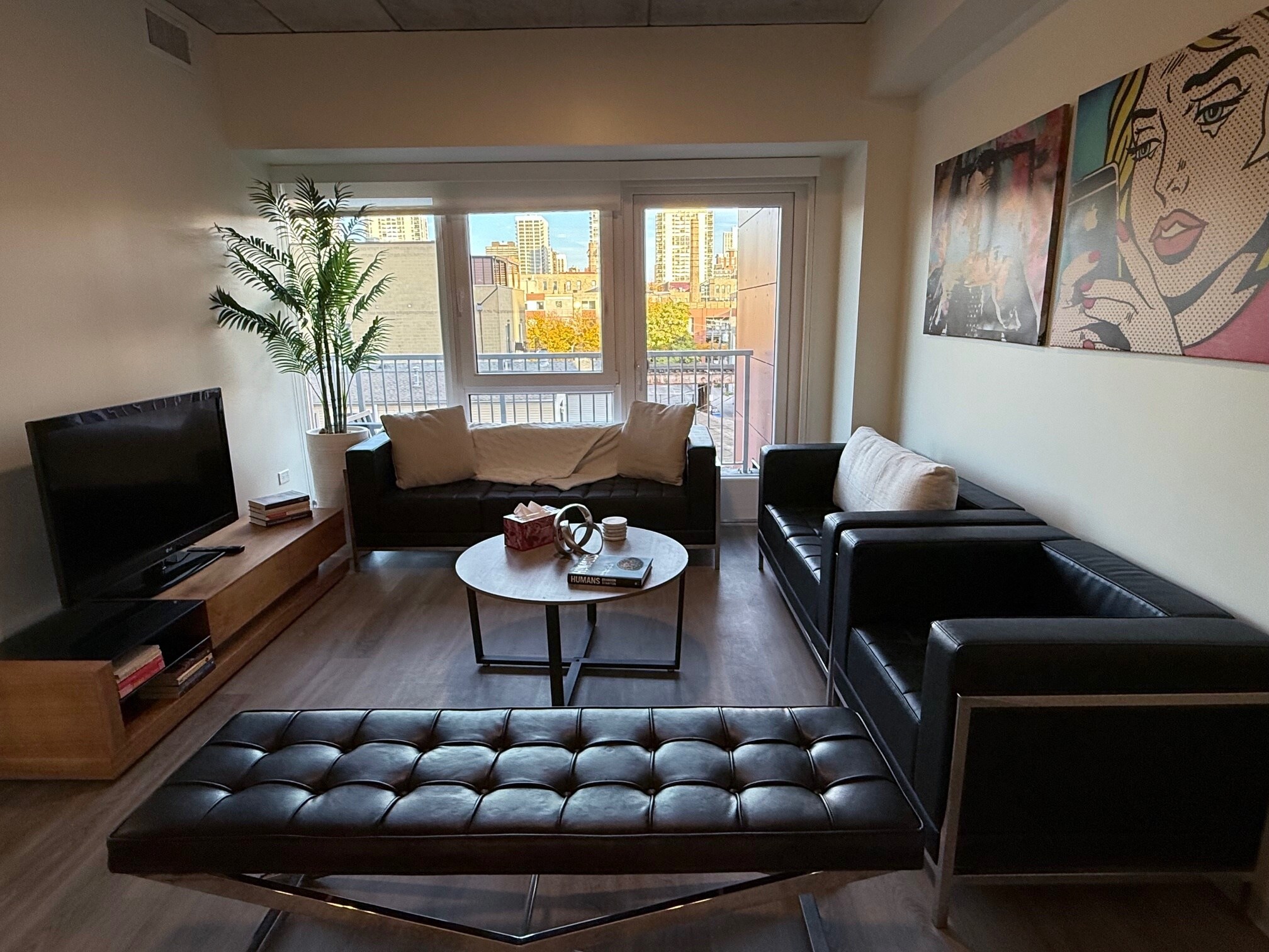 Building Photo - 334 W Schiller St