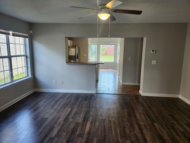 Building Photo - 6667 Einat Cove