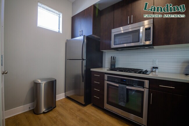 Building Photo - 2625 E Camelback Rd