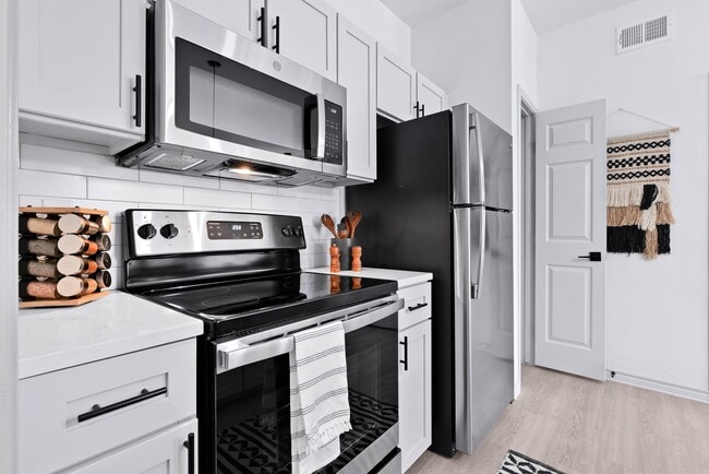 Building Photo - Anthem Town East