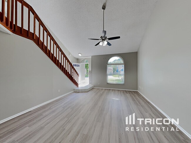 Building Photo - 1517 Crosswind Cir