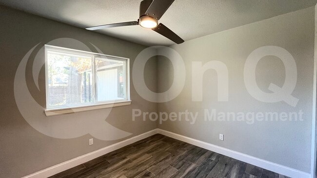 Building Photo - 1520 Armstrong Dr