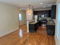 Building Photo - 3508 E Clay St