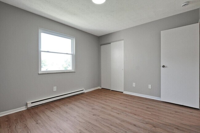 Building Photo - 2187-2193 Clarendon Ln
