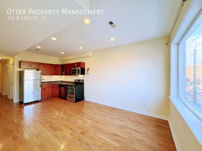 Building Photo - 332 N 41st St