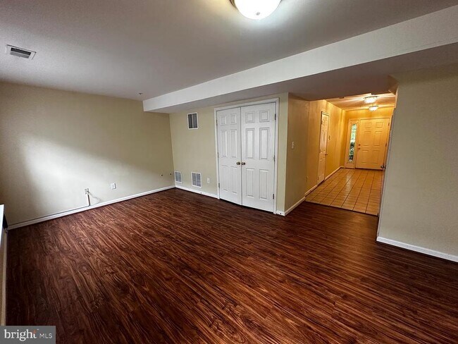 Building Photo - 12921 Woodcutter Cir