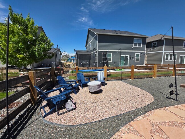 Building Photo - Beautiful Newer Build 3 Bedroom Home in Be...