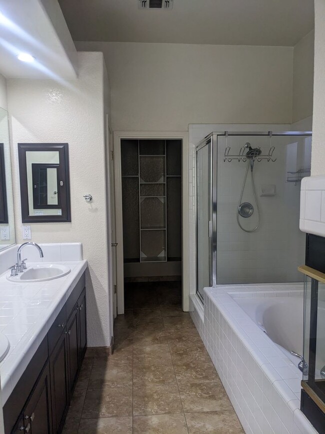 Building Photo - SW SPLIT WING BEAUTY !!! SPECIAL! $3047.50...