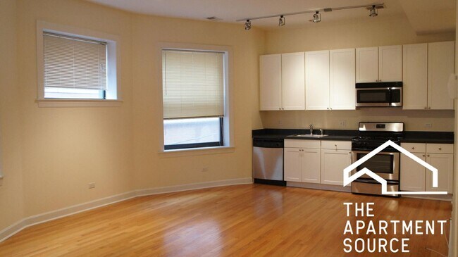 Building Photo - 4715 N Sheridan Rd