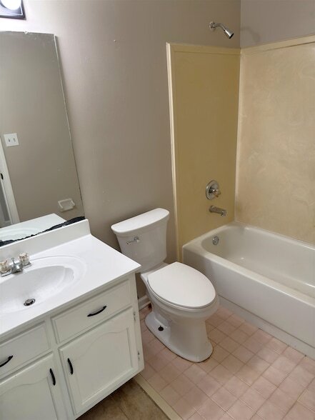 Building Photo - 9040 Pepper Hollow Ct