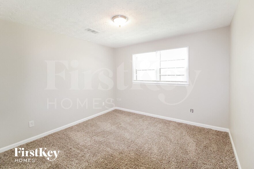 Building Photo - 600 River Oak Loop