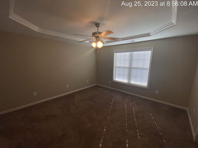 Building Photo - 299 Ranier Dr