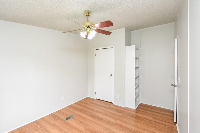 Building Photo - 12751 Roy Harris Loop