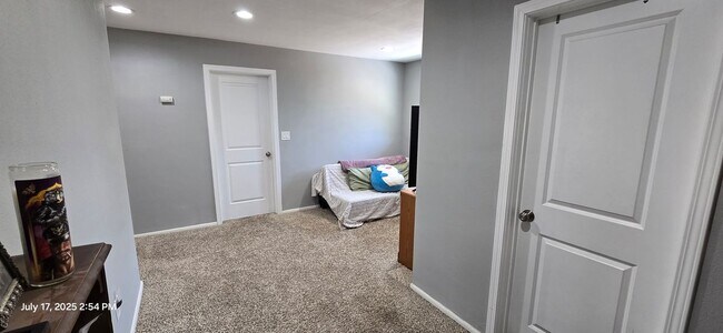 Building Photo - 2051 Rancho Dr