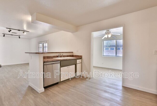 Building Photo - 3009 E Caballero St