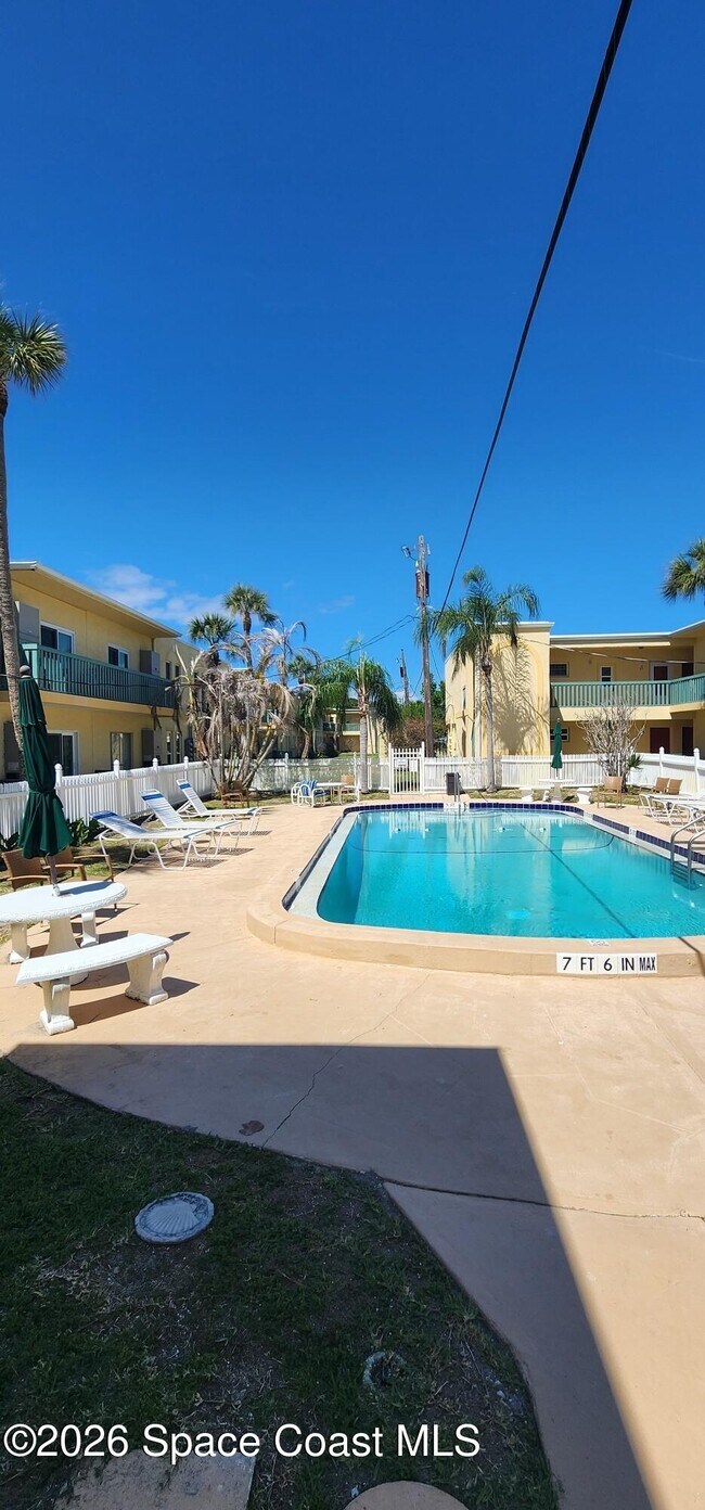 Building Photo - 310 Taylor Ave