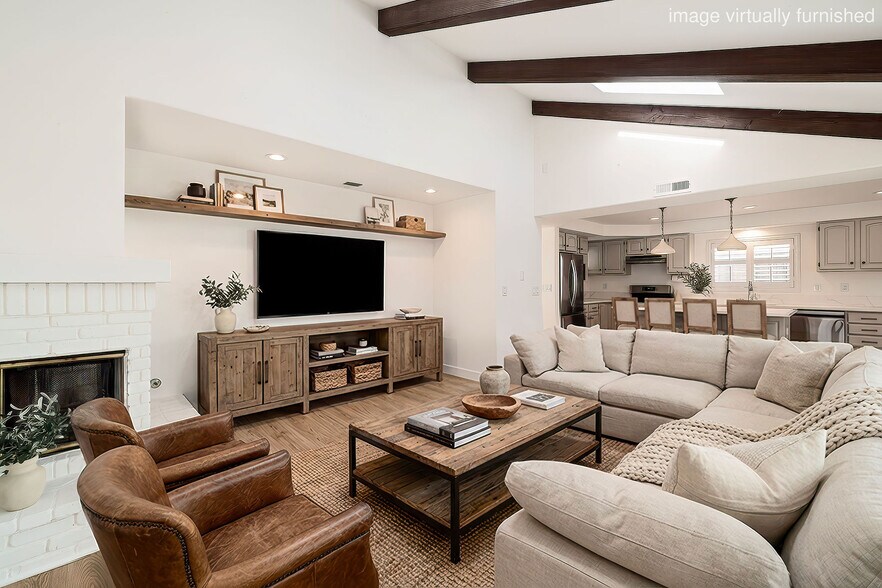 Building Photo - 1504 N Poinsettia Ave