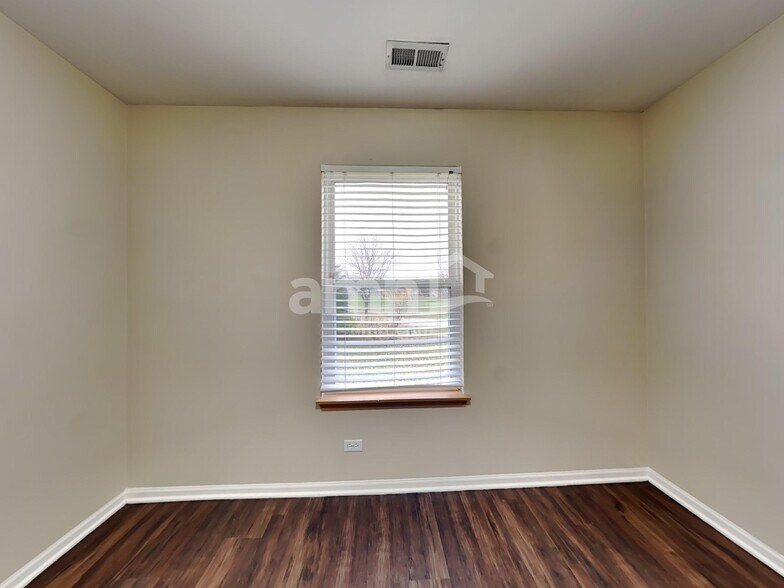 Building Photo - 240 Wedgewood Cir