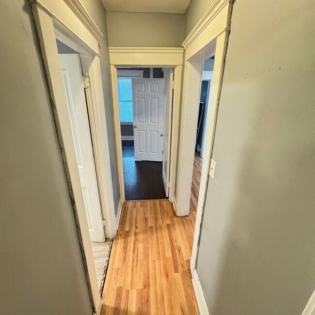 Building Photo - 89 Beacon St