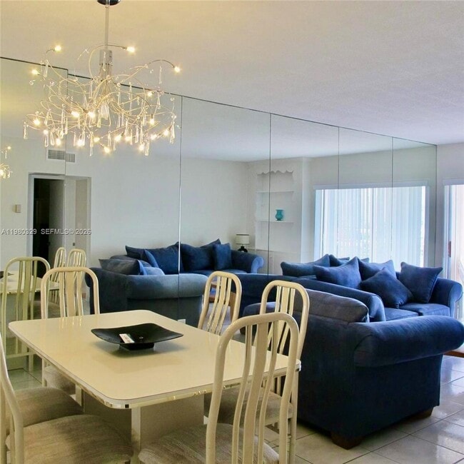 Building Photo - 400 Kings Point Dr