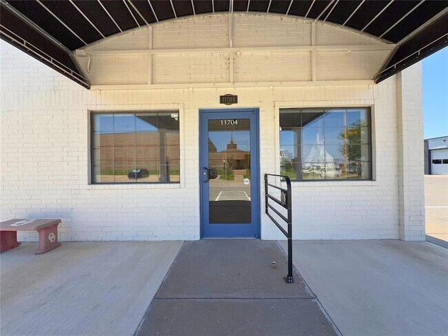 Building Photo - 11704 S Western Ave