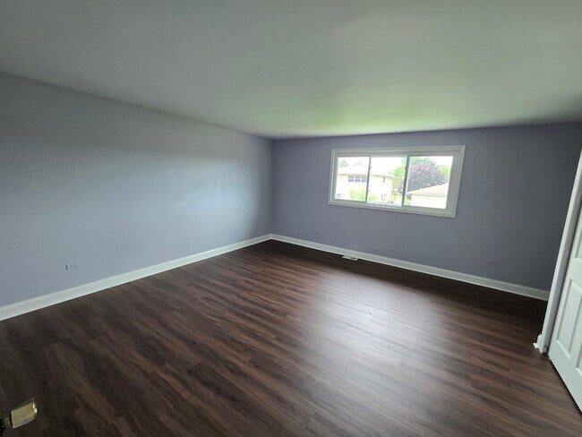 Building Photo - 15542 Sierra Dr