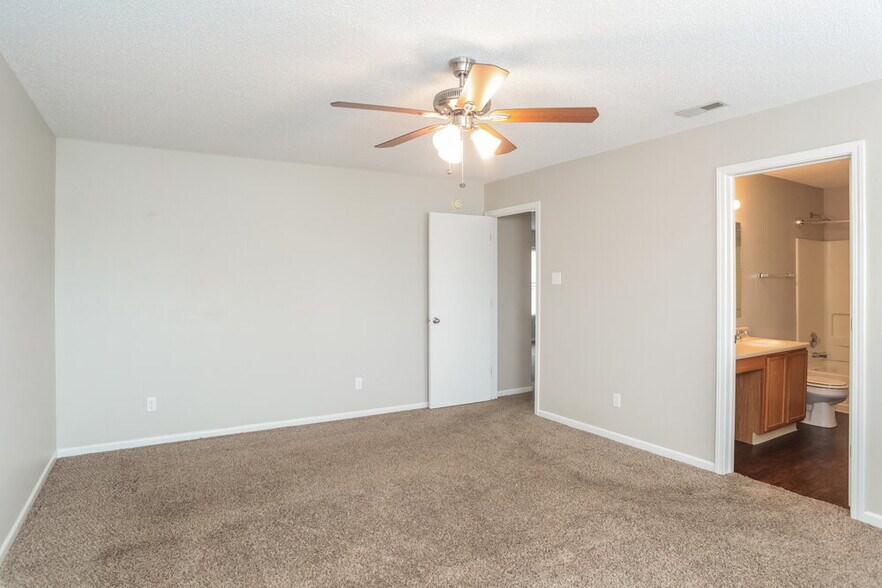 Building Photo - 9170 Amberleigh Dr