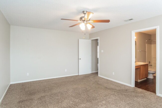 Building Photo - 9170 Amberleigh Dr