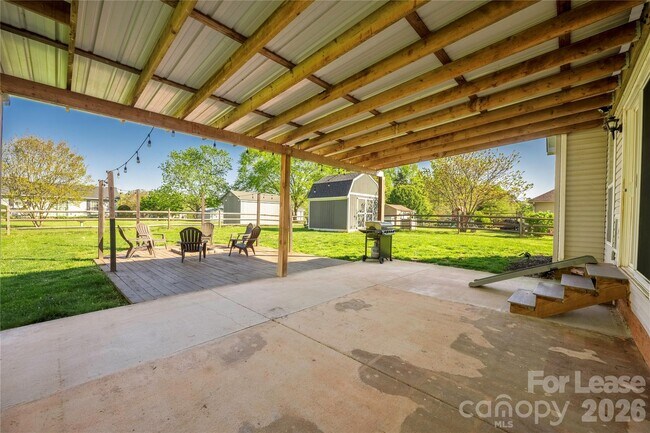 Building Photo - 150 State Park Rd