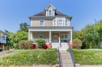 Building Photo - 1007 Eleanor St