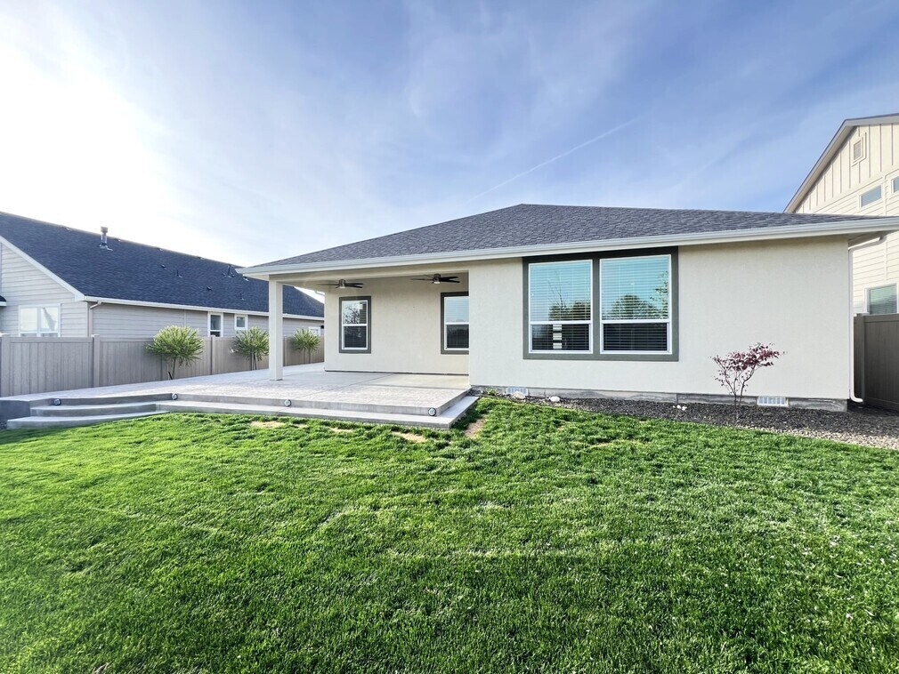 Building Photo - 2370 W Herron Ridge Dr