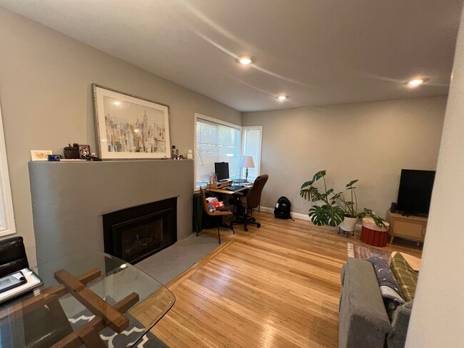 Building Photo - 2548 Virginia St