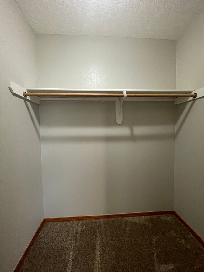 Building Photo - Executive Rental Nestled in Mulberry Ridge Ozark