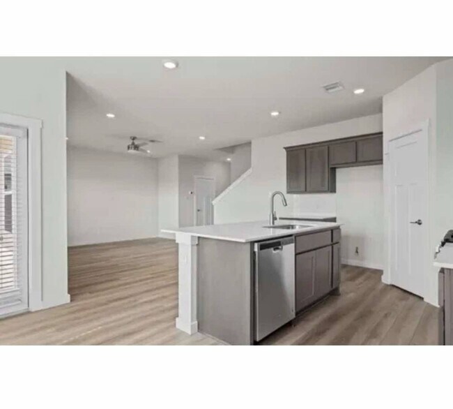Building Photo - 1218 Amistad Lp