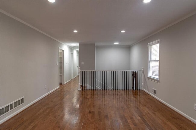 Building Photo - 3599 Lower Roswell Rd