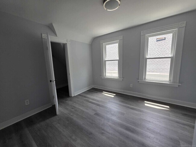 Building Photo - 142 Butler St