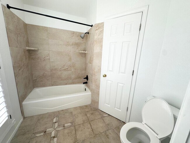 Building Photo - Gorgeous Home For Rent