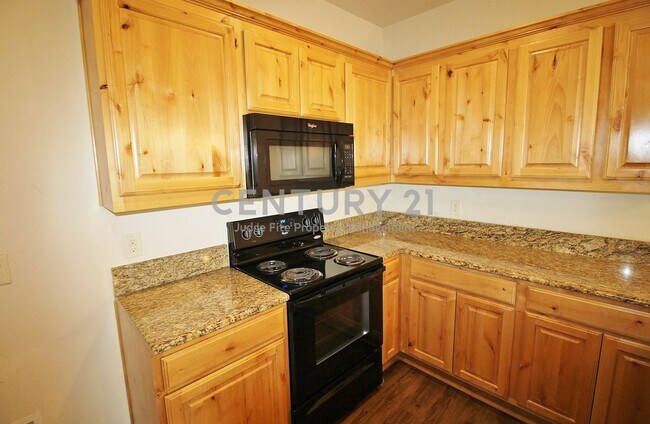 Building Photo - 112 Bridle Ct